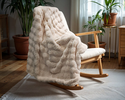 Pom Rabbit Fur Plaid Zand